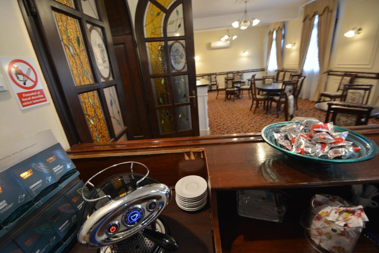 Gala - Guesthouse ออราแด ภายนอก รูปภาพ
