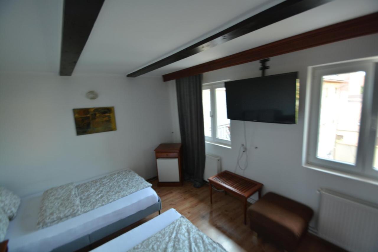 Gala - Guesthouse ออราแด ภายนอก รูปภาพ
