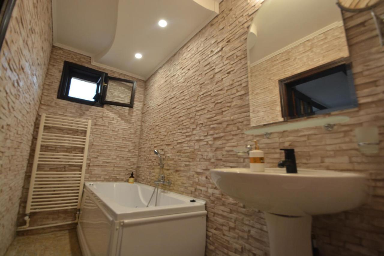 Gala - Guesthouse ออราแด ภายนอก รูปภาพ