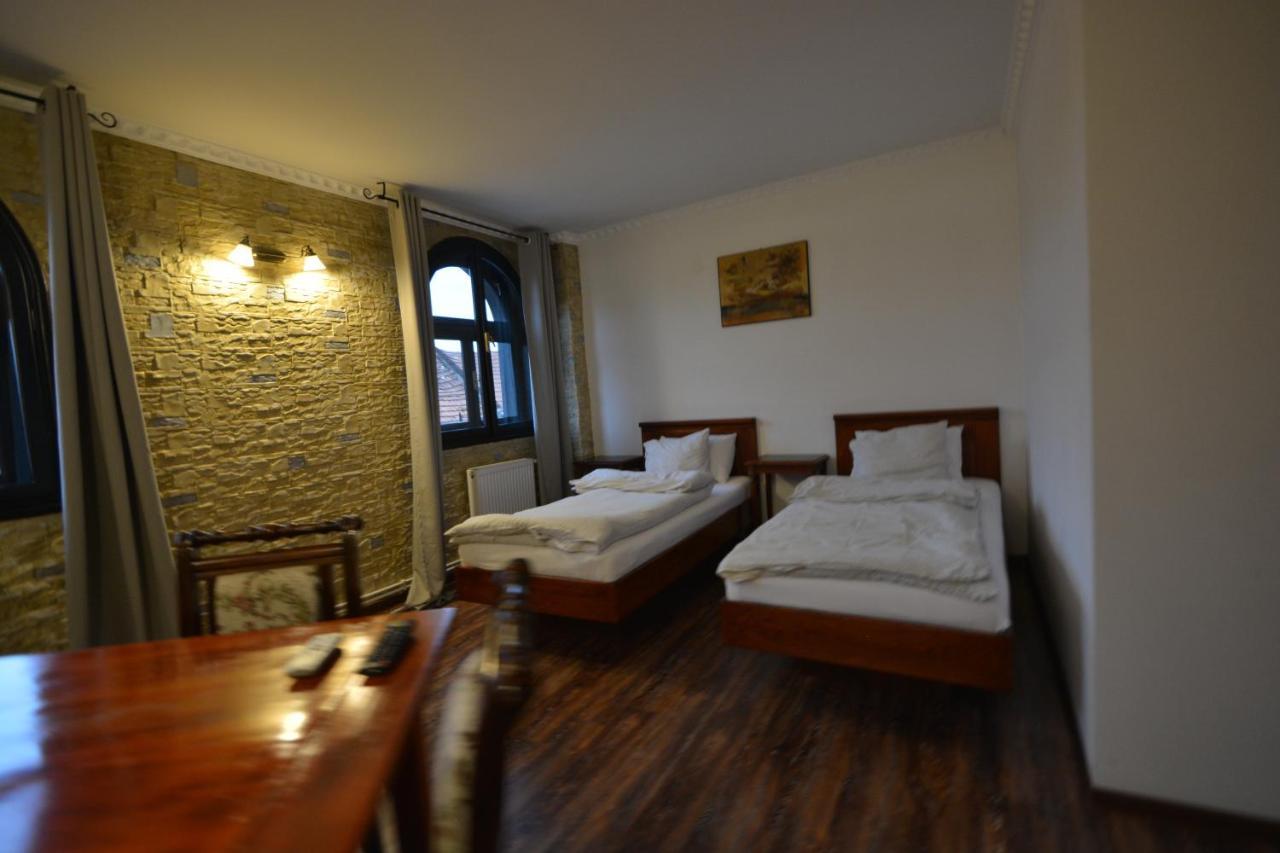 Gala - Guesthouse ออราแด ภายนอก รูปภาพ