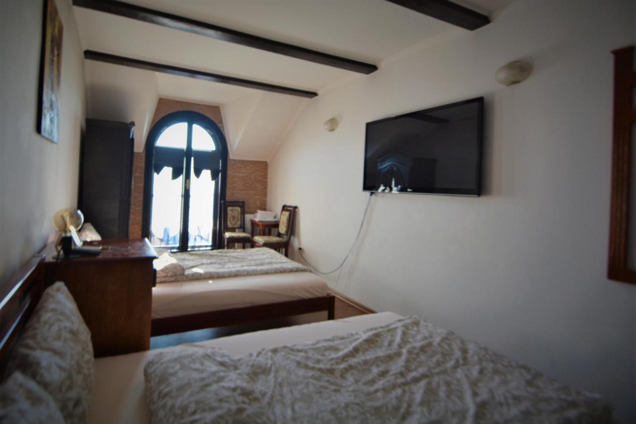 Gala - Guesthouse ออราแด ภายนอก รูปภาพ